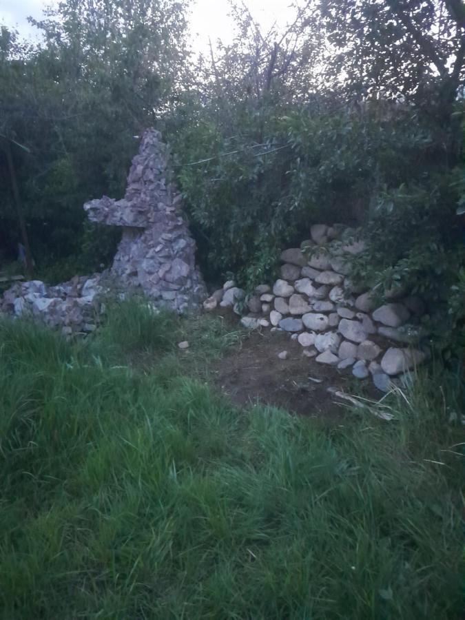 Waterfall In The Yard 卡拉科尔 外观 照片